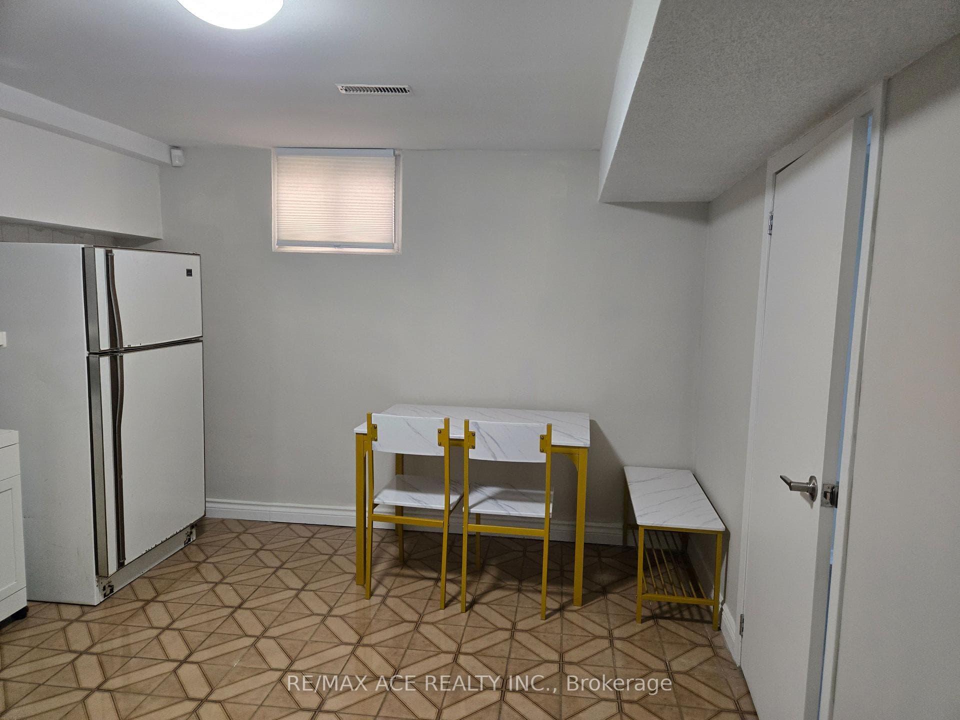 65 Dellbrook Crescent Unit Bsmt photo 10