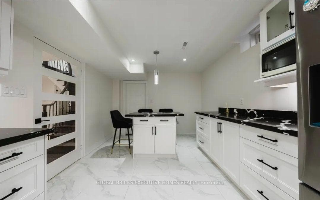 99 Benjamin Drive photo 23