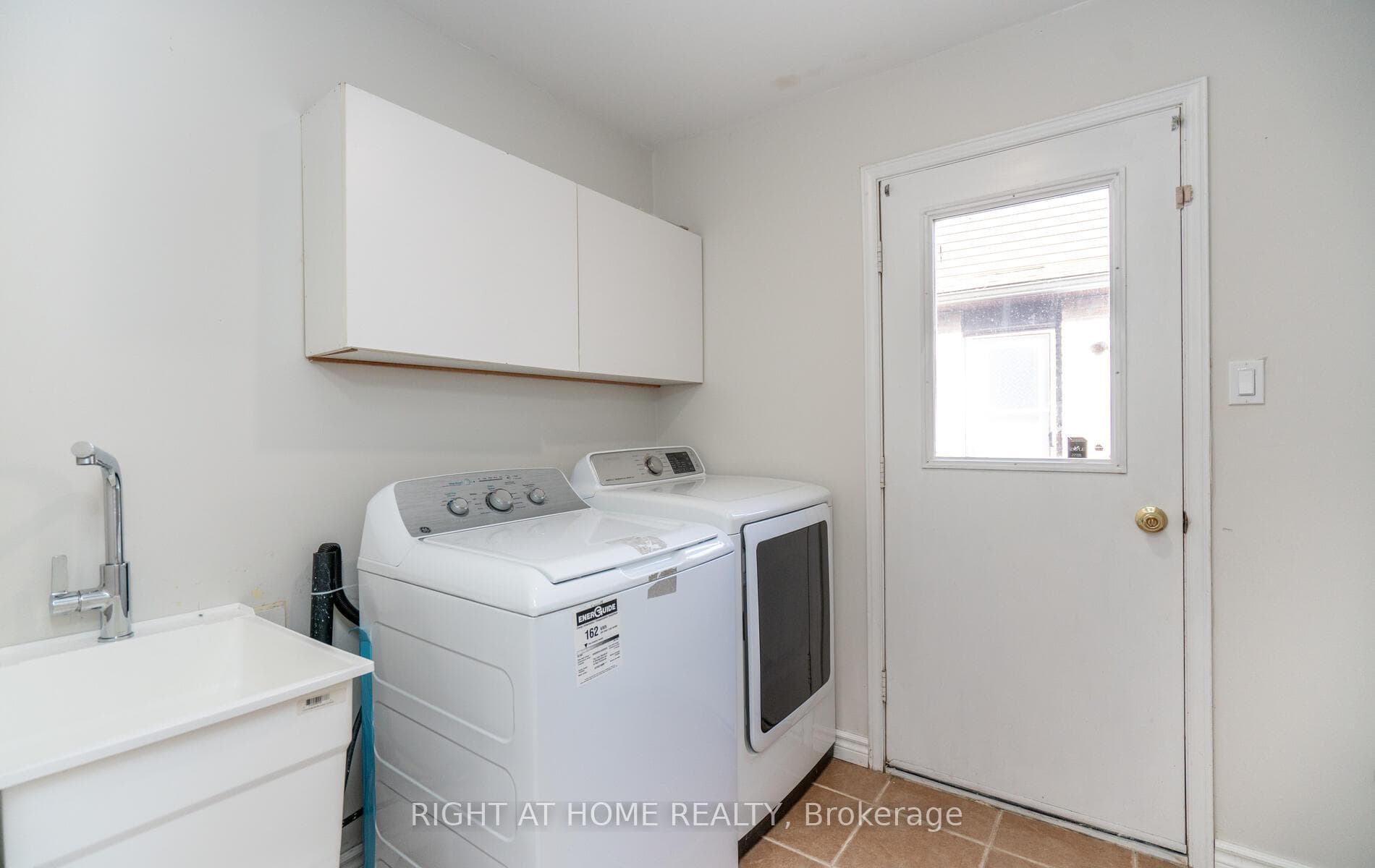 89 Batson Drive photo 5