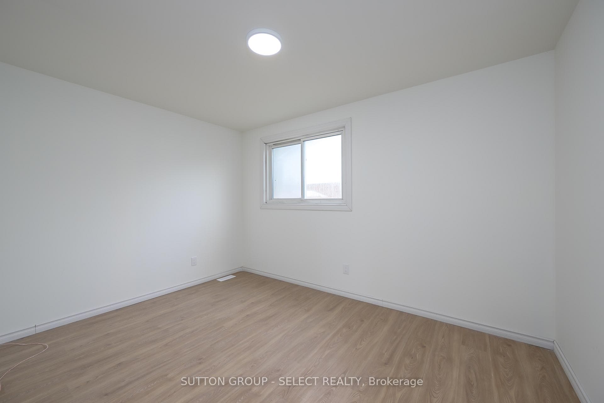 4 ALDERSBROOK Crescent photo 12