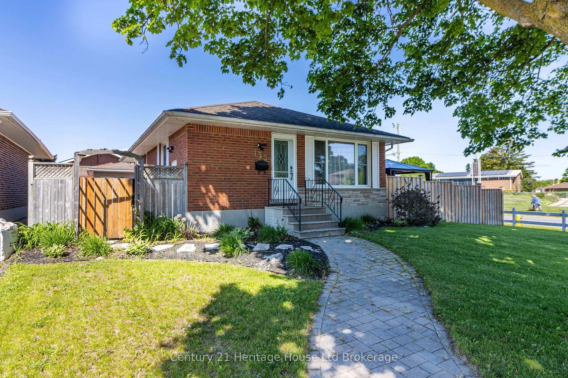153 Springbank Avenue photo 1