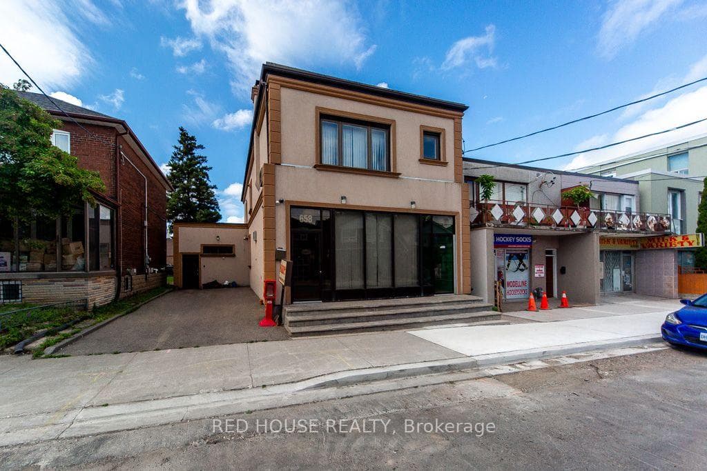 658 Vaughan Road photo 1