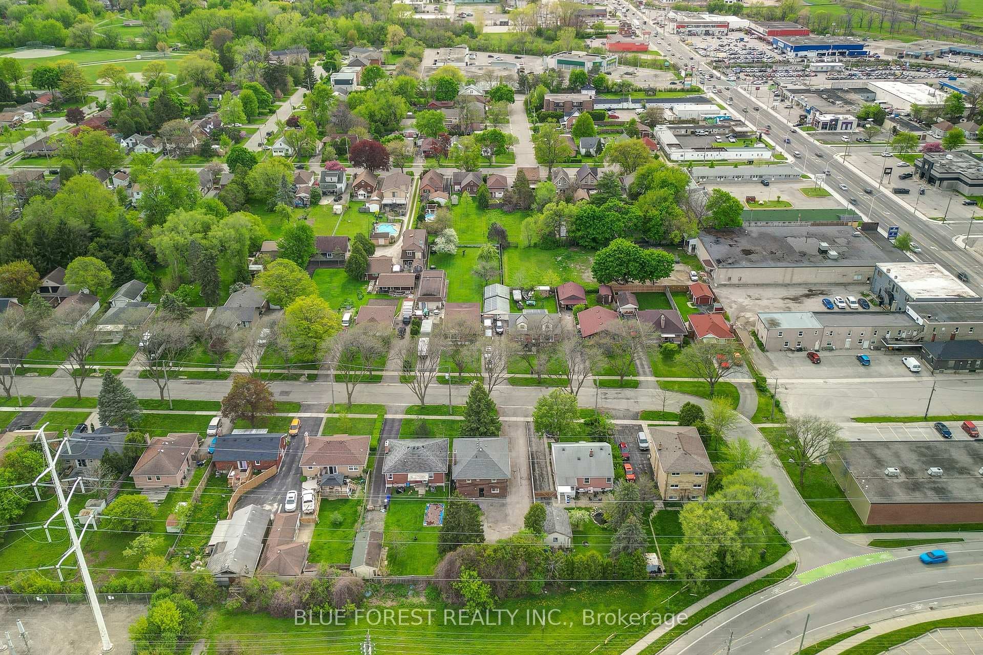 390 Thiel Street photo 13