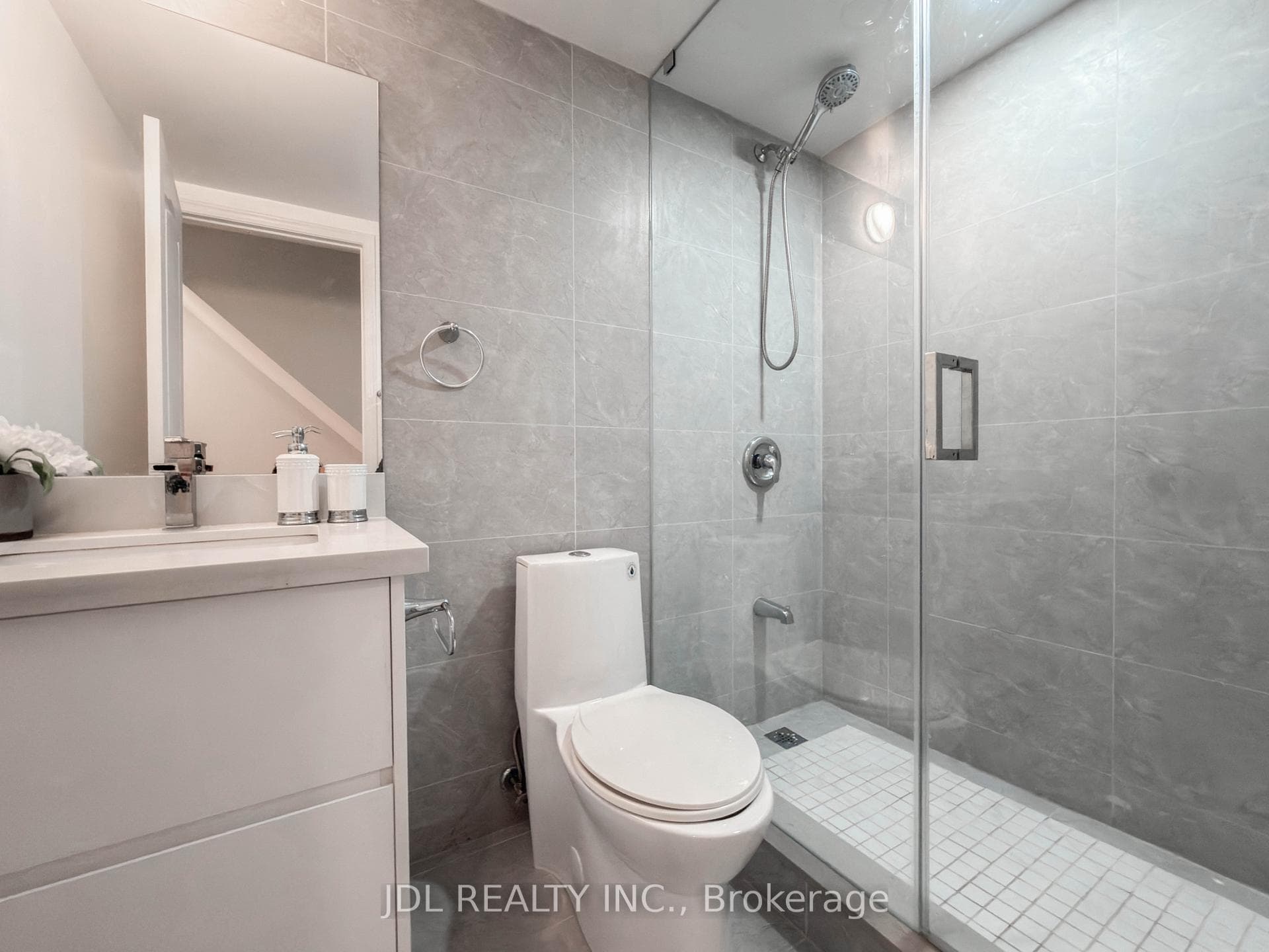 108 Finch Avenue Unit C17 photo 30