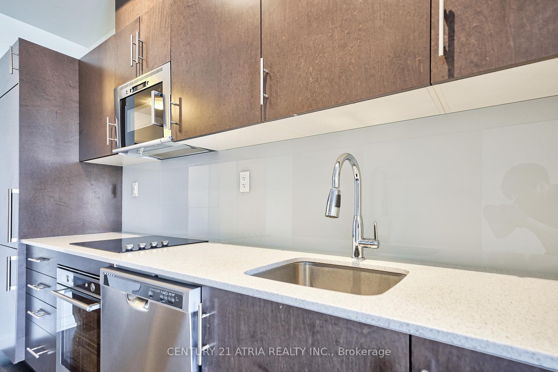 460 Adelaide Street Unit 809 photo 30