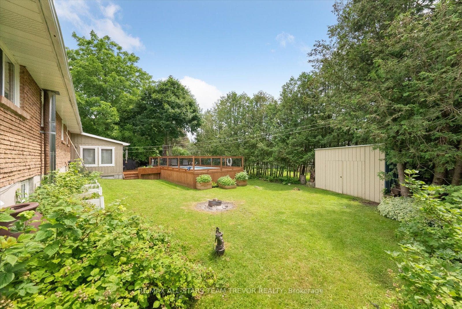 76 Brook Crescent photo 50