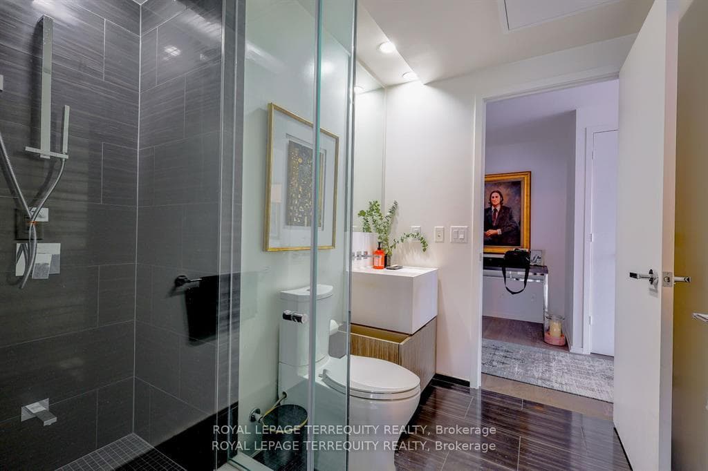 1 Bloor Street Unit 6708 photo 19