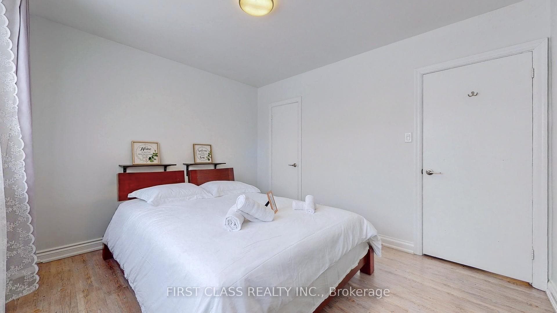 61 Lockerbie Avenue photo 10