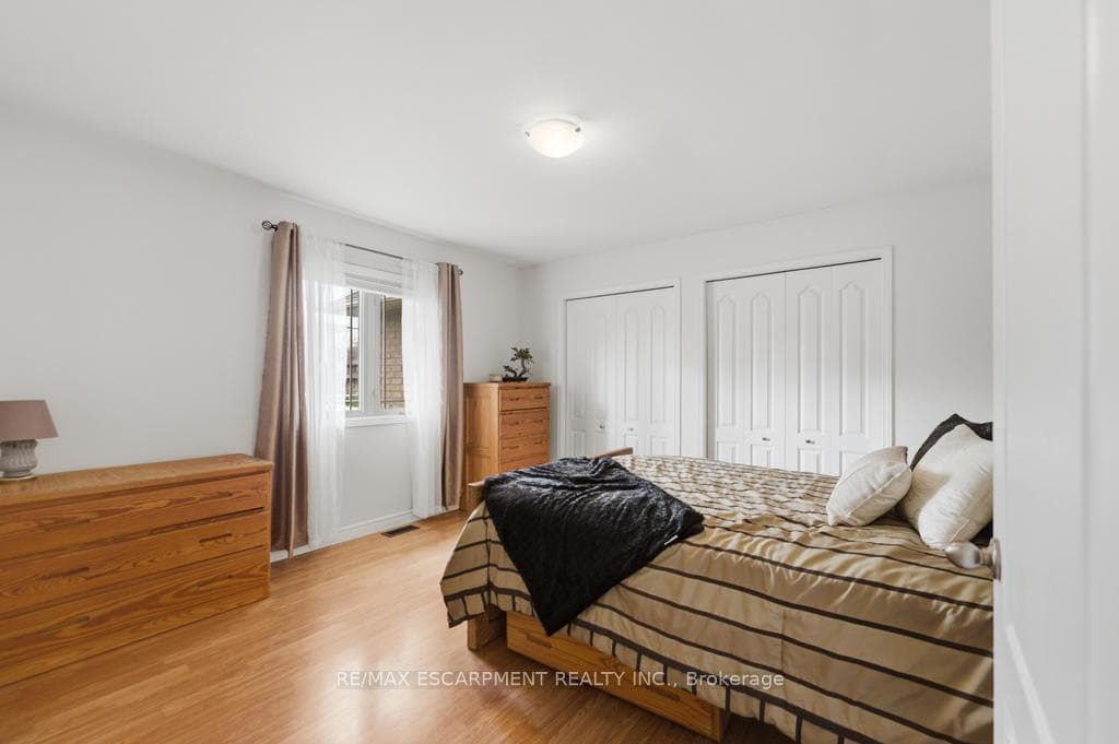 80 Lister Avenue photo 13