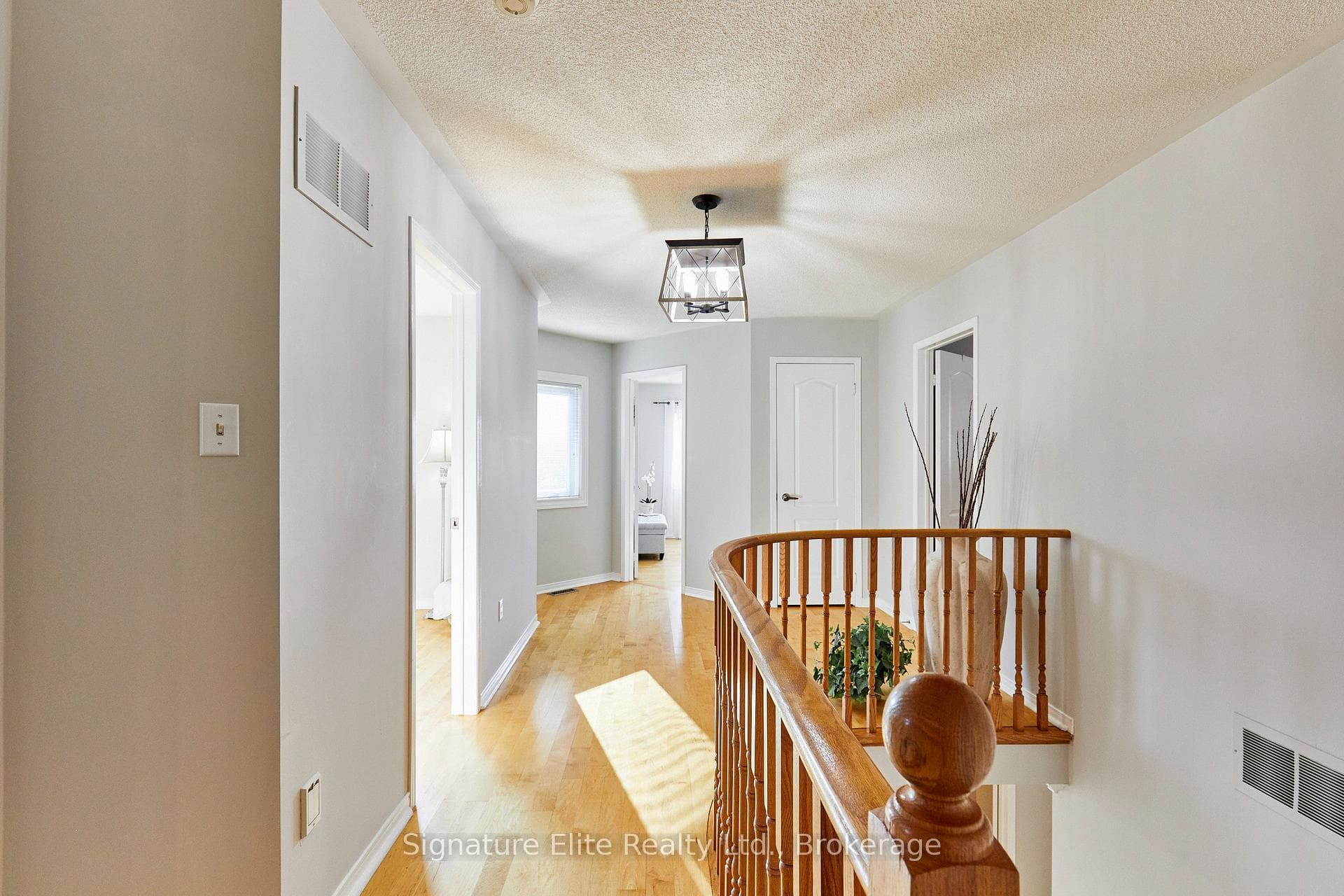 954 Mantle Crescent photo 20