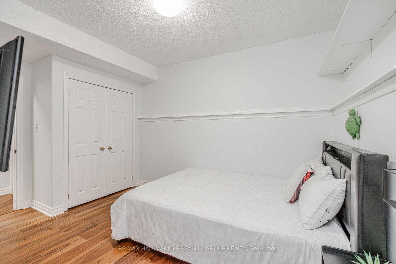 121 Sovereign's Gate photo 11