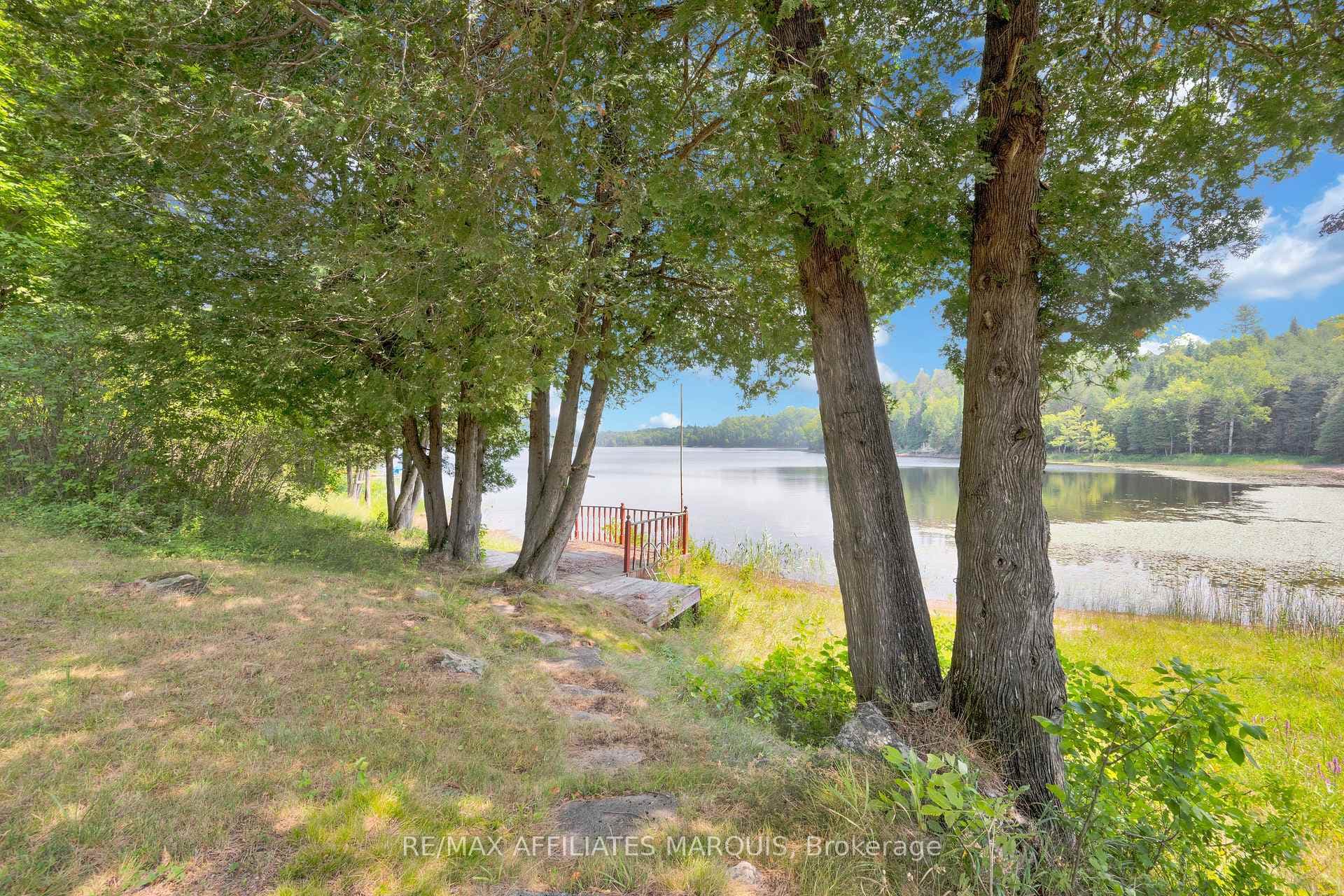 1009 Gardiner's Road photo 32