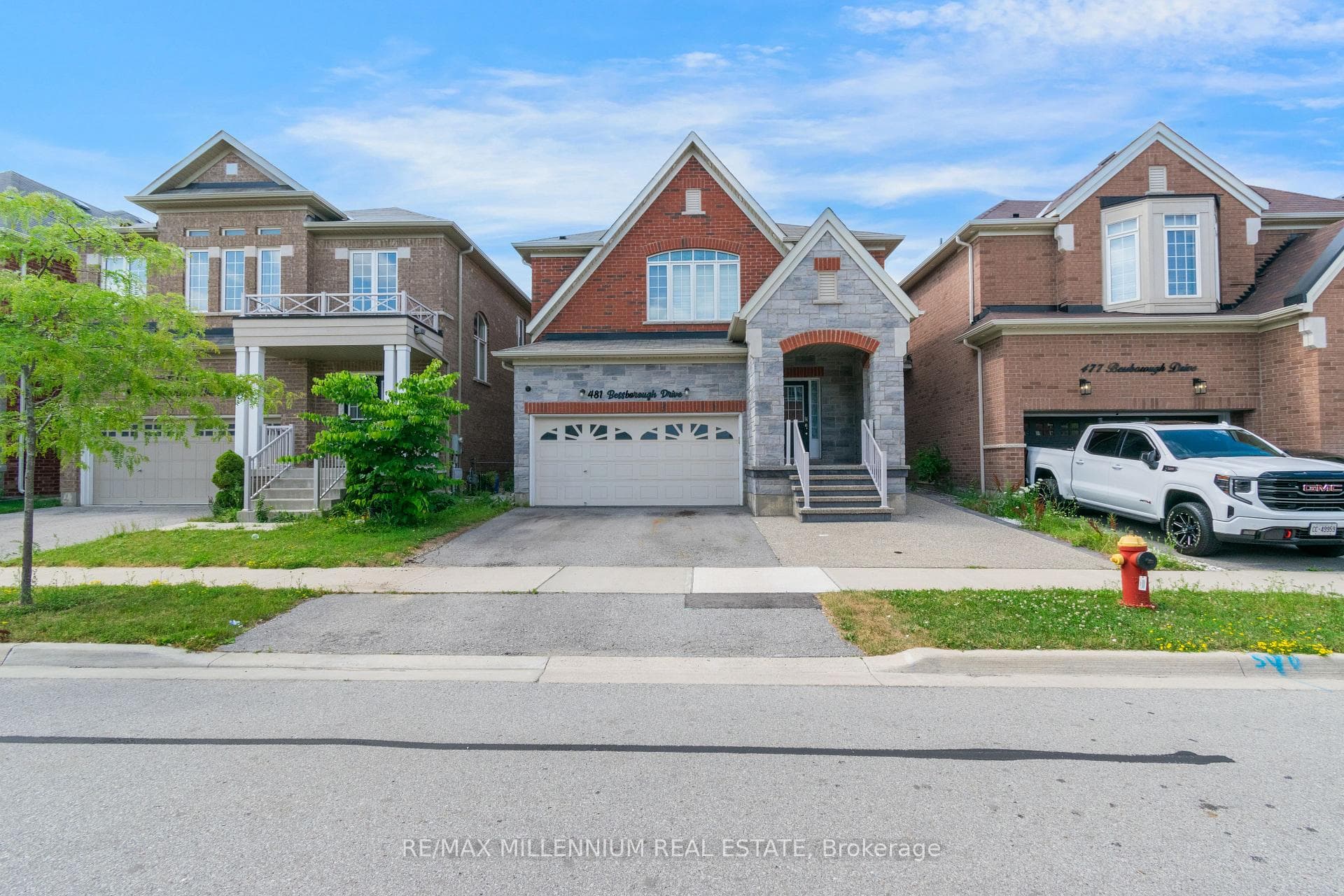 481 Bessborough Drive photo 2