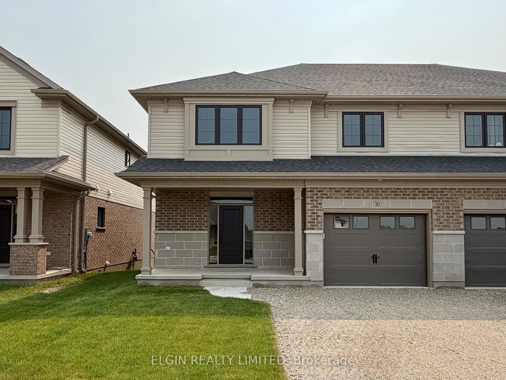 30 Hemlock Crescent photo 1