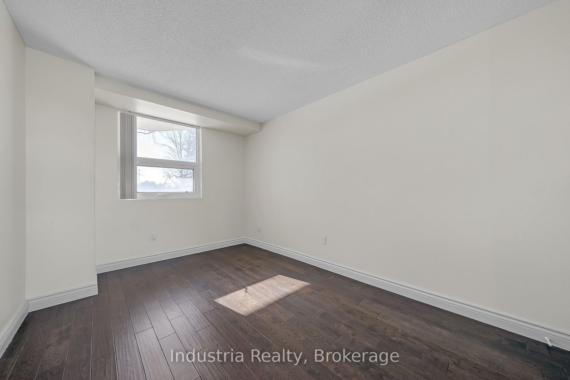 10 Dean Park Road Unit 204 photo 18
