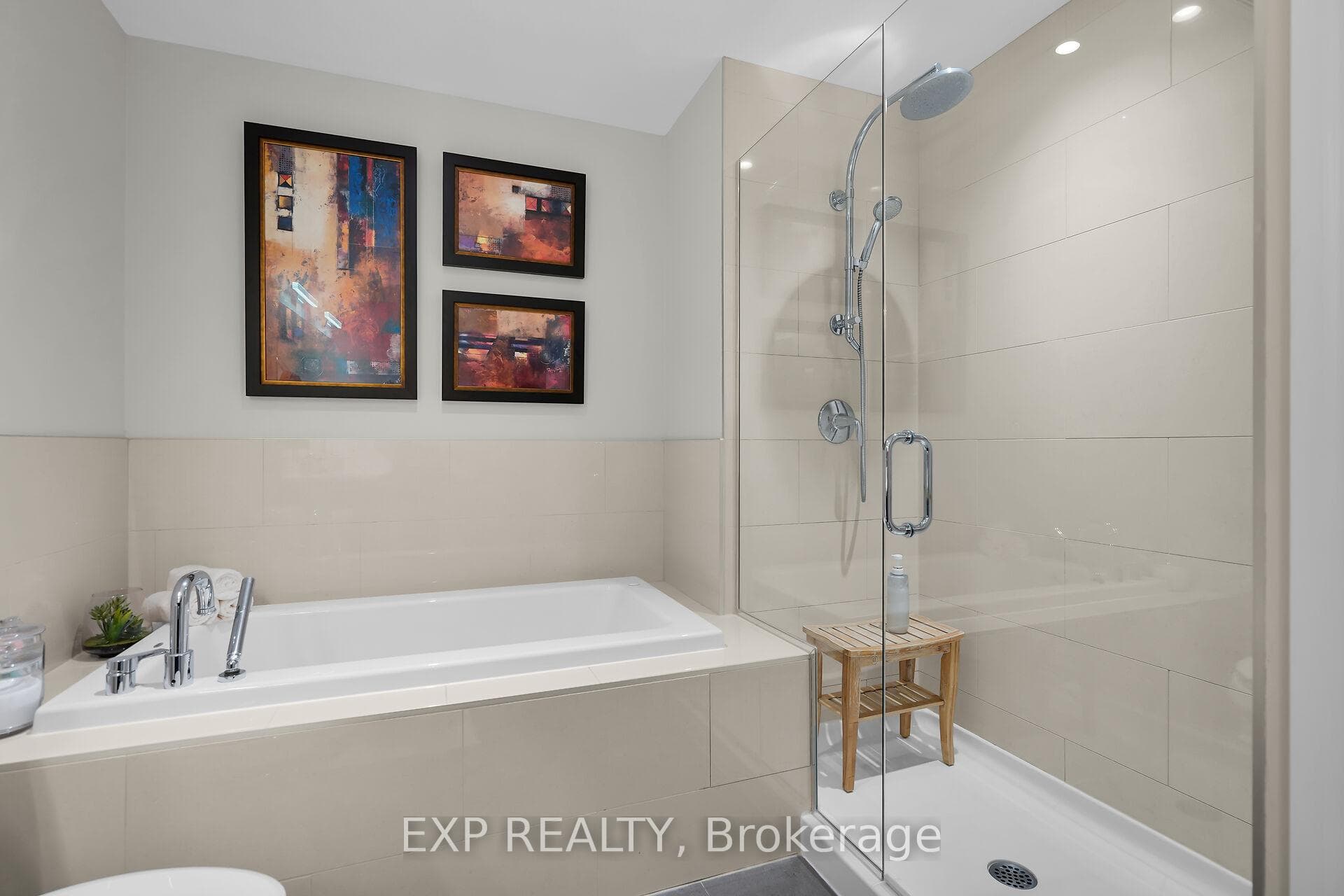 260 VILLAGEWALK Boulevard Unit 709 photo 11