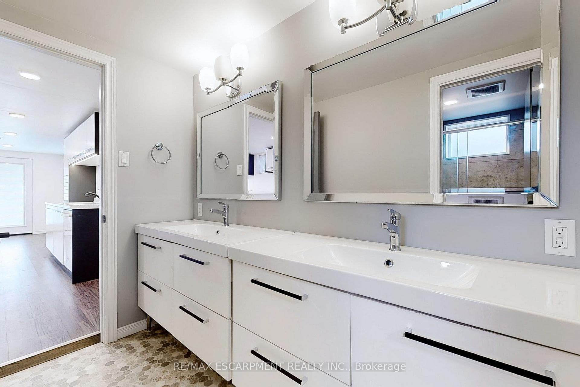 22 Uplands Drive Unit LOWER photo 19