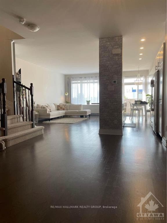45 PEEVER Place photo 8