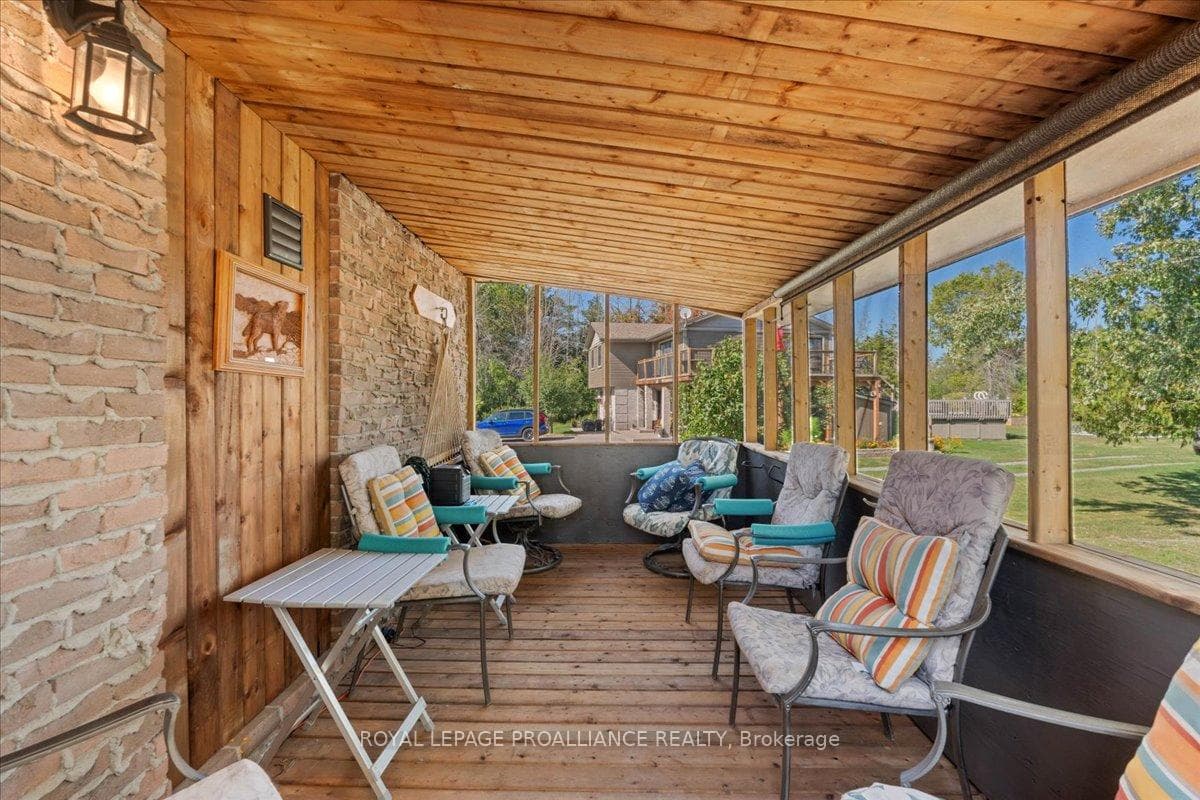 558 Aikins Road photo 36