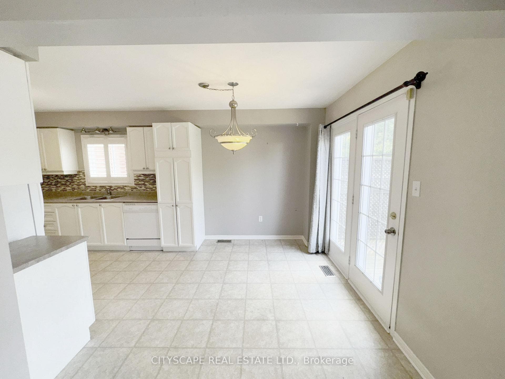 Dining Room/Eat-In-Breakfast area