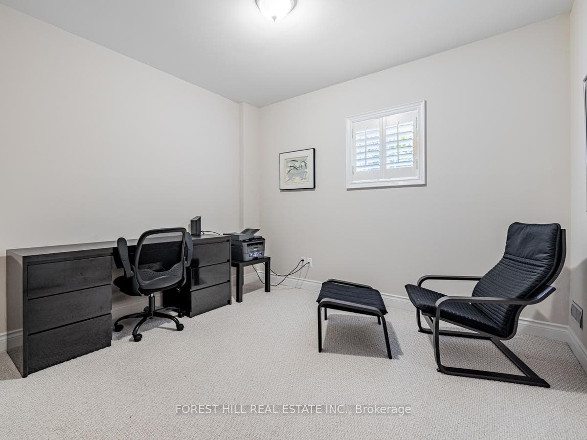 96 Babcombe Drive photo 29