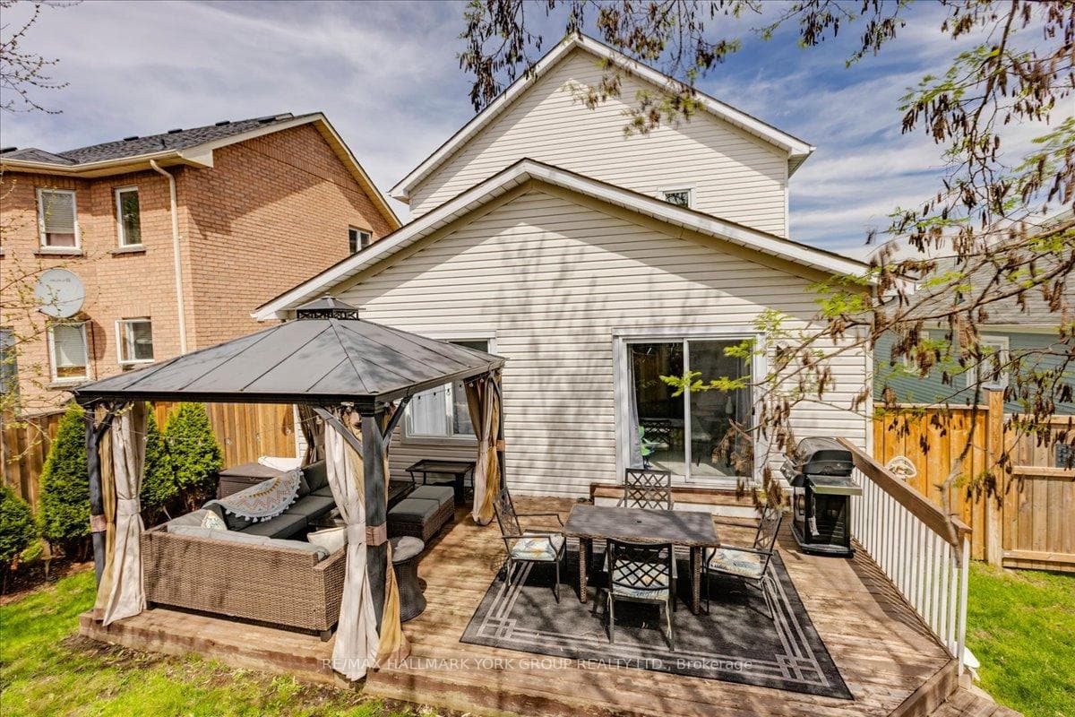 19 Silverstone Crescent photo 39