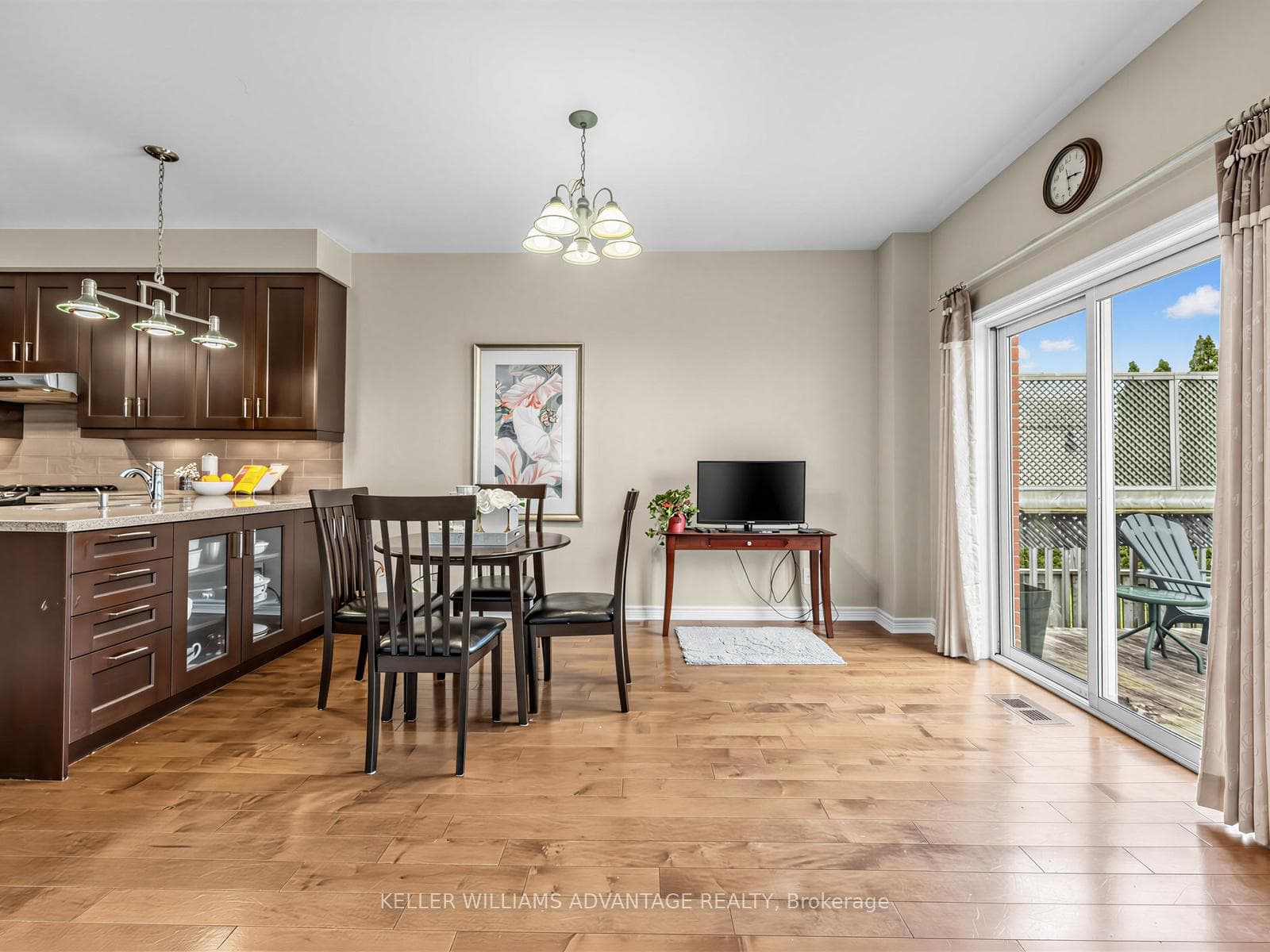 98 Coalport Drive photo 9