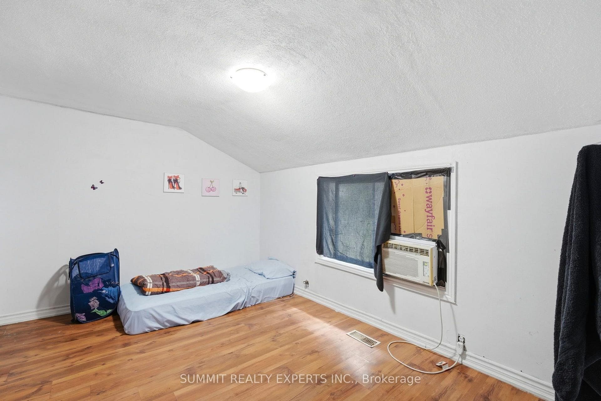 225 Ainsile Street photo 31
