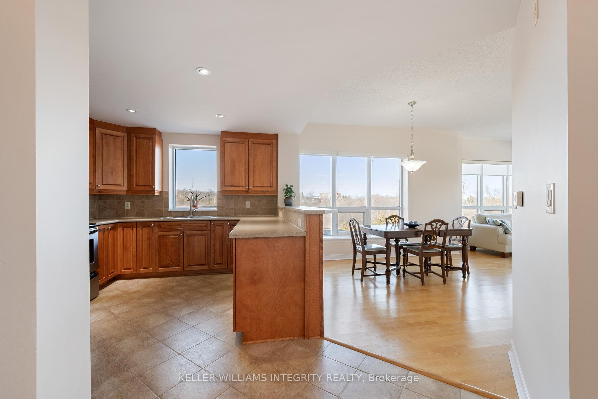 905 Beauparc Private Unit 219 photo 7
