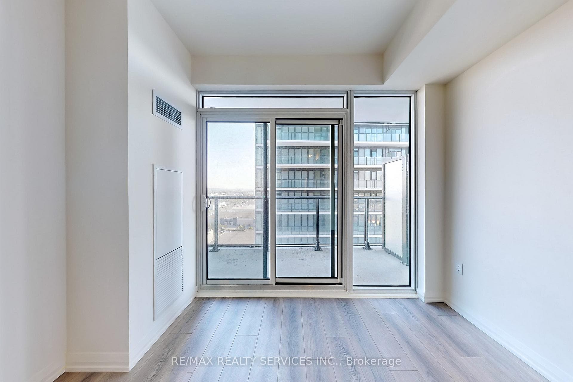 9000 Jane Street Unit 1714 photo 15