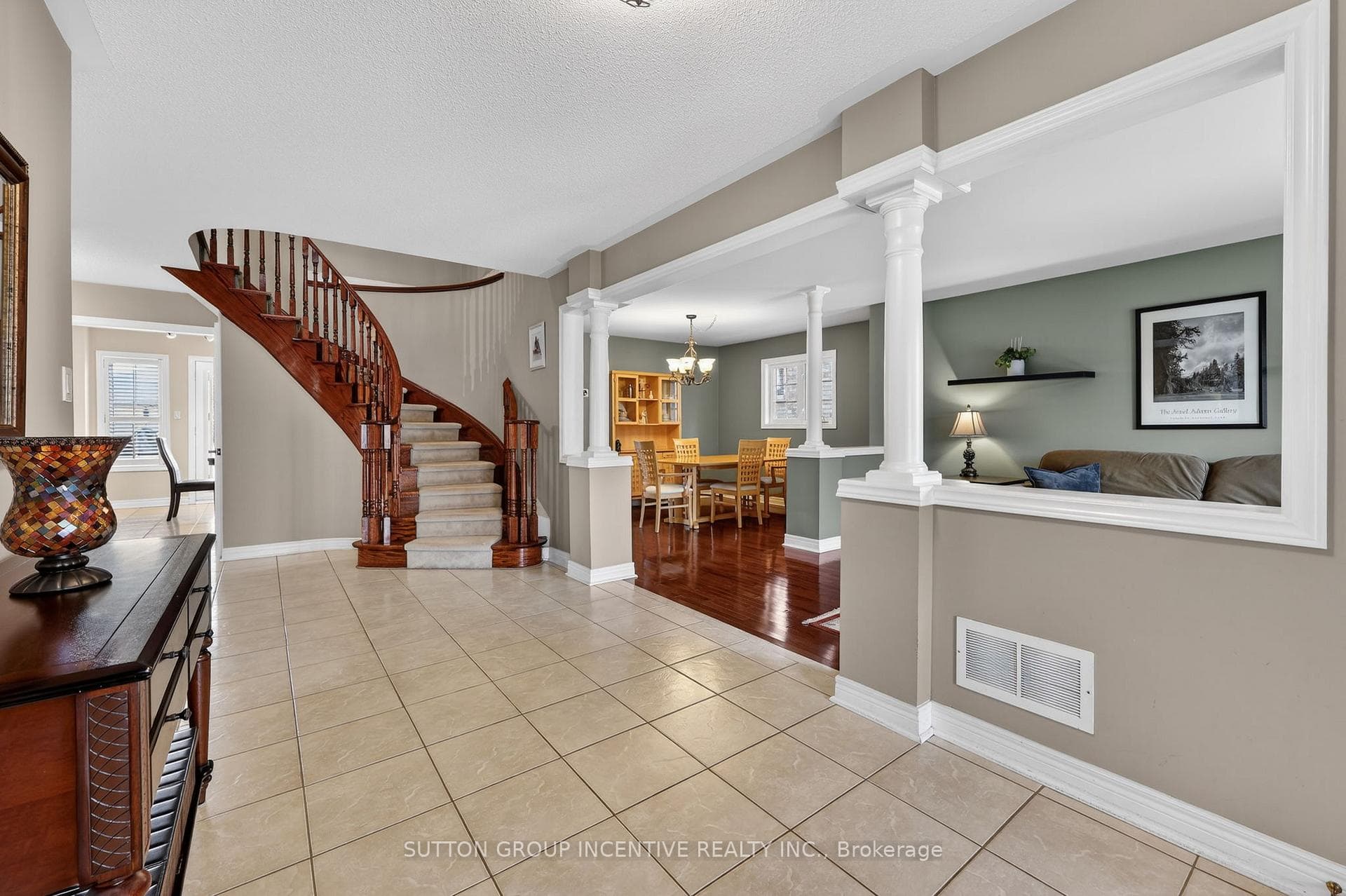 26 Prince Of Wales Drive photo 4