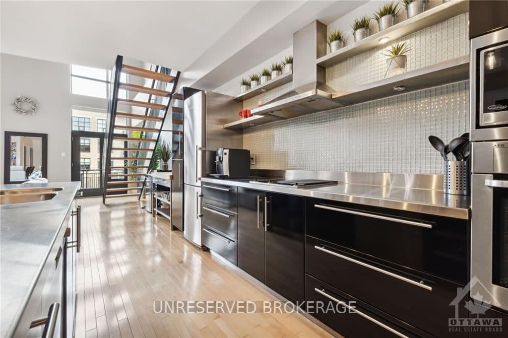 300 POWELL Avenue Unit 305 photo 8