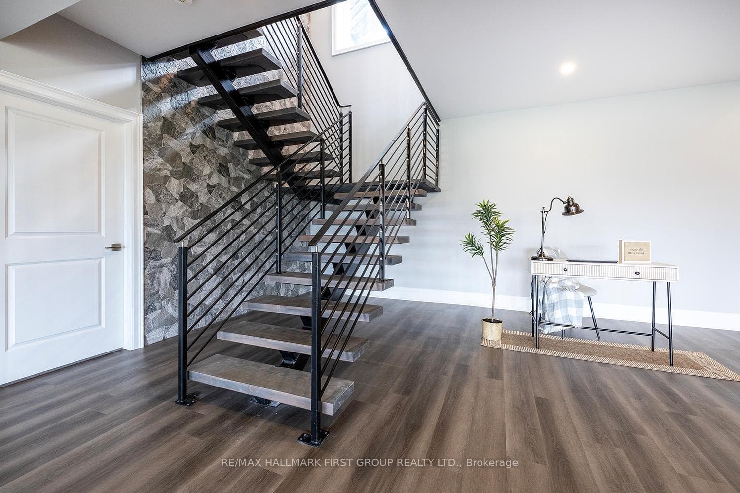 121 Gilson Street photo 31