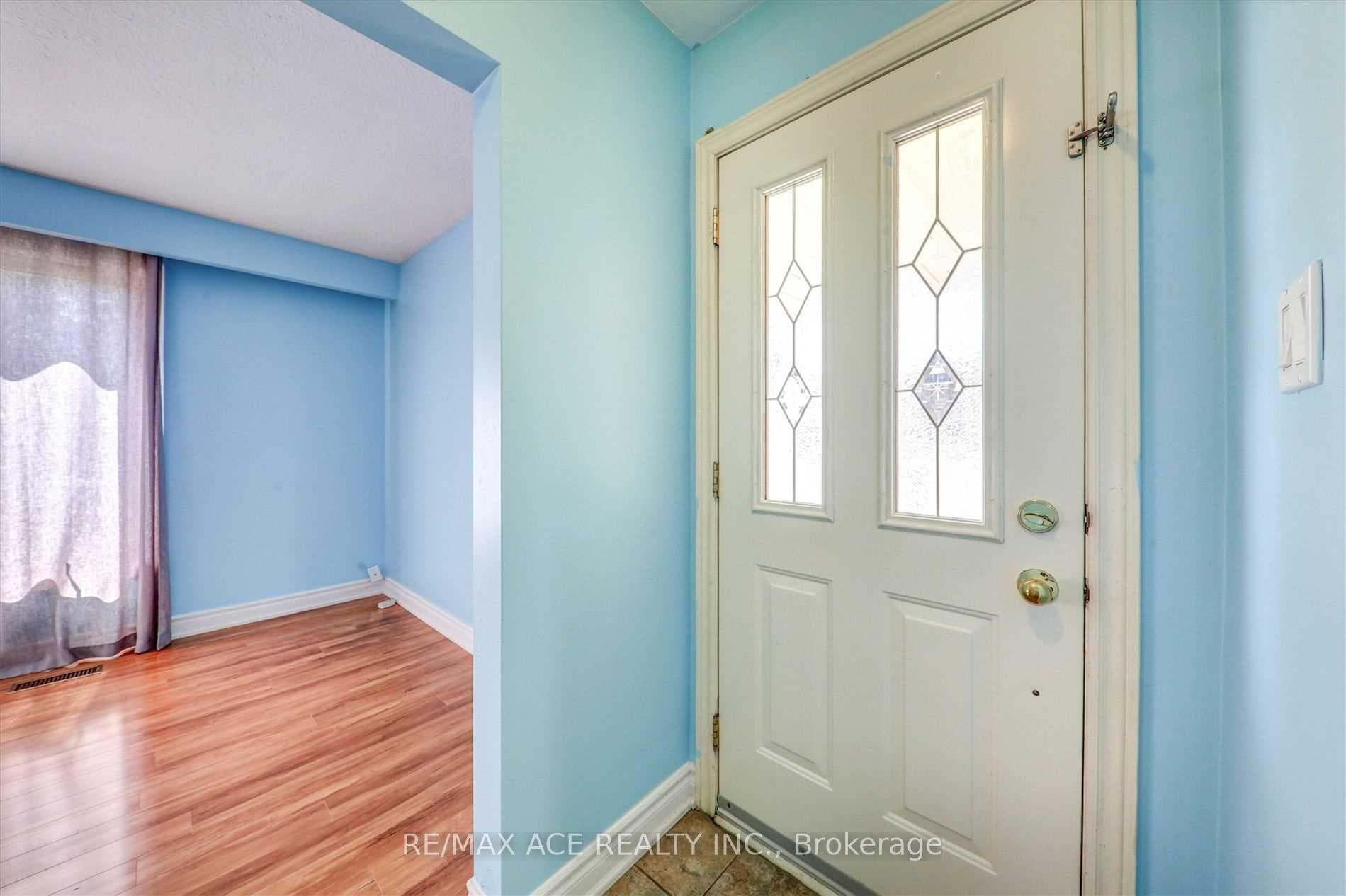 646 Gibb Street photo 6