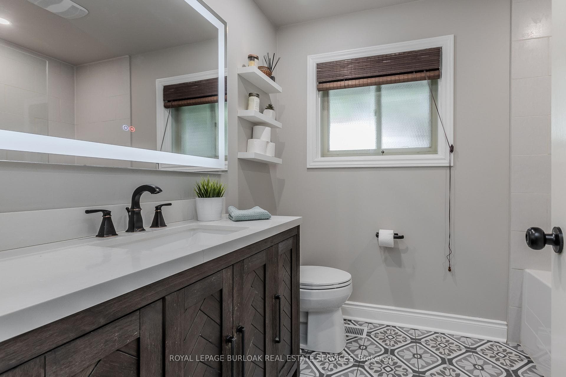 766 Shadeland Avenue photo 27