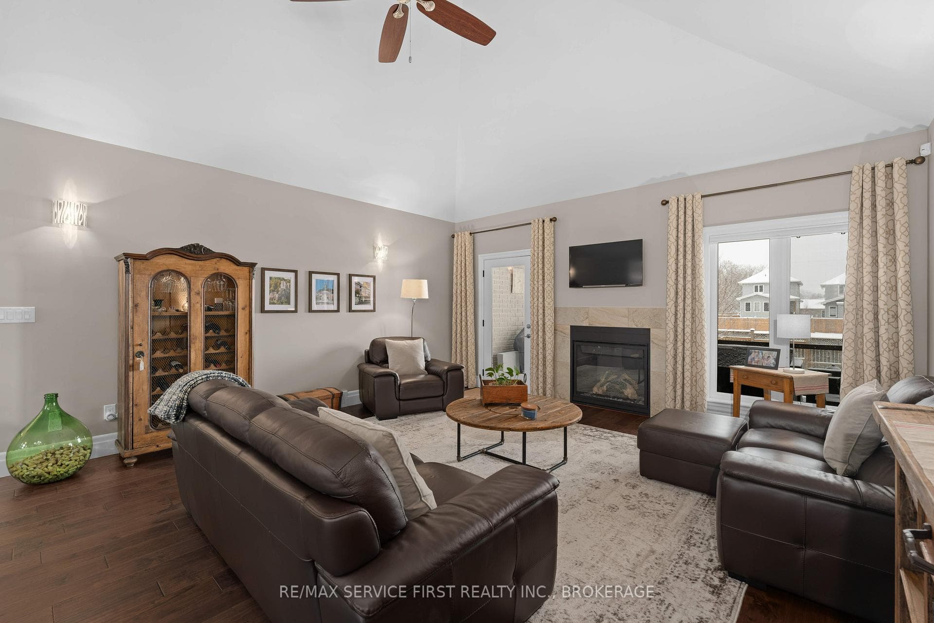 270 Pauline Tom Avenue photo 17