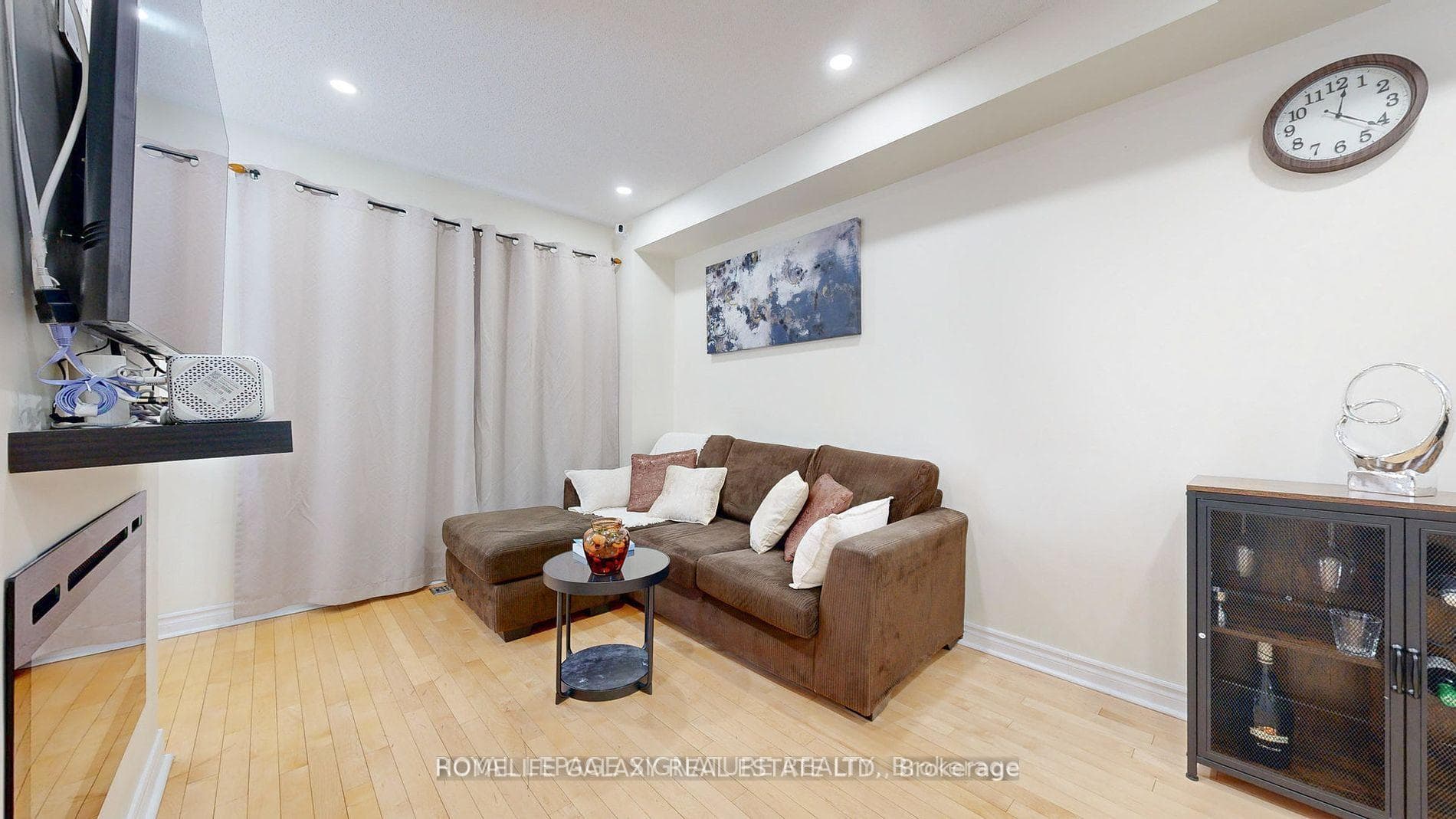 1623 Pickering Parkway Unit 10 photo 5