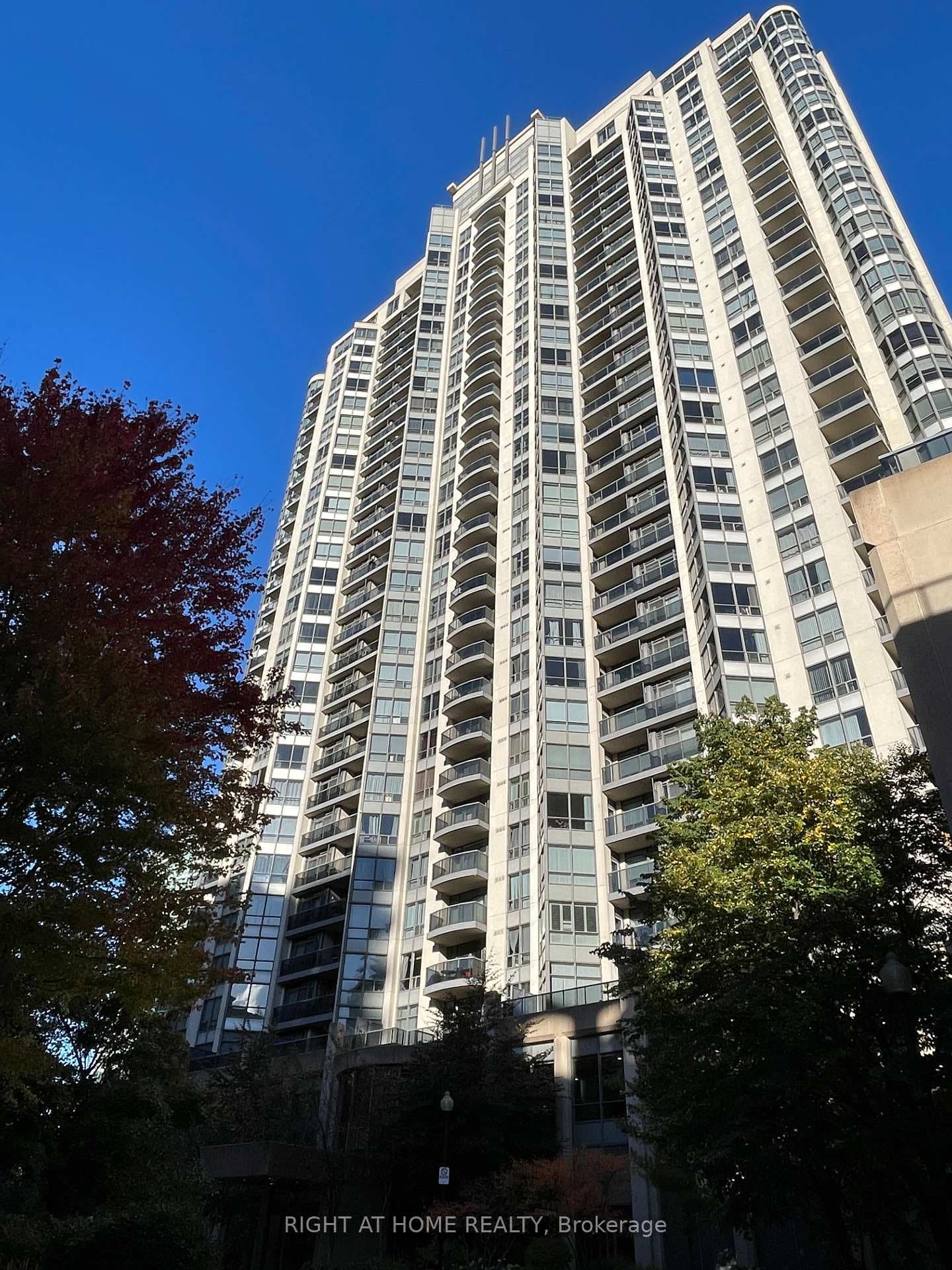 10 Northtown Way Unit 1814 photo 1