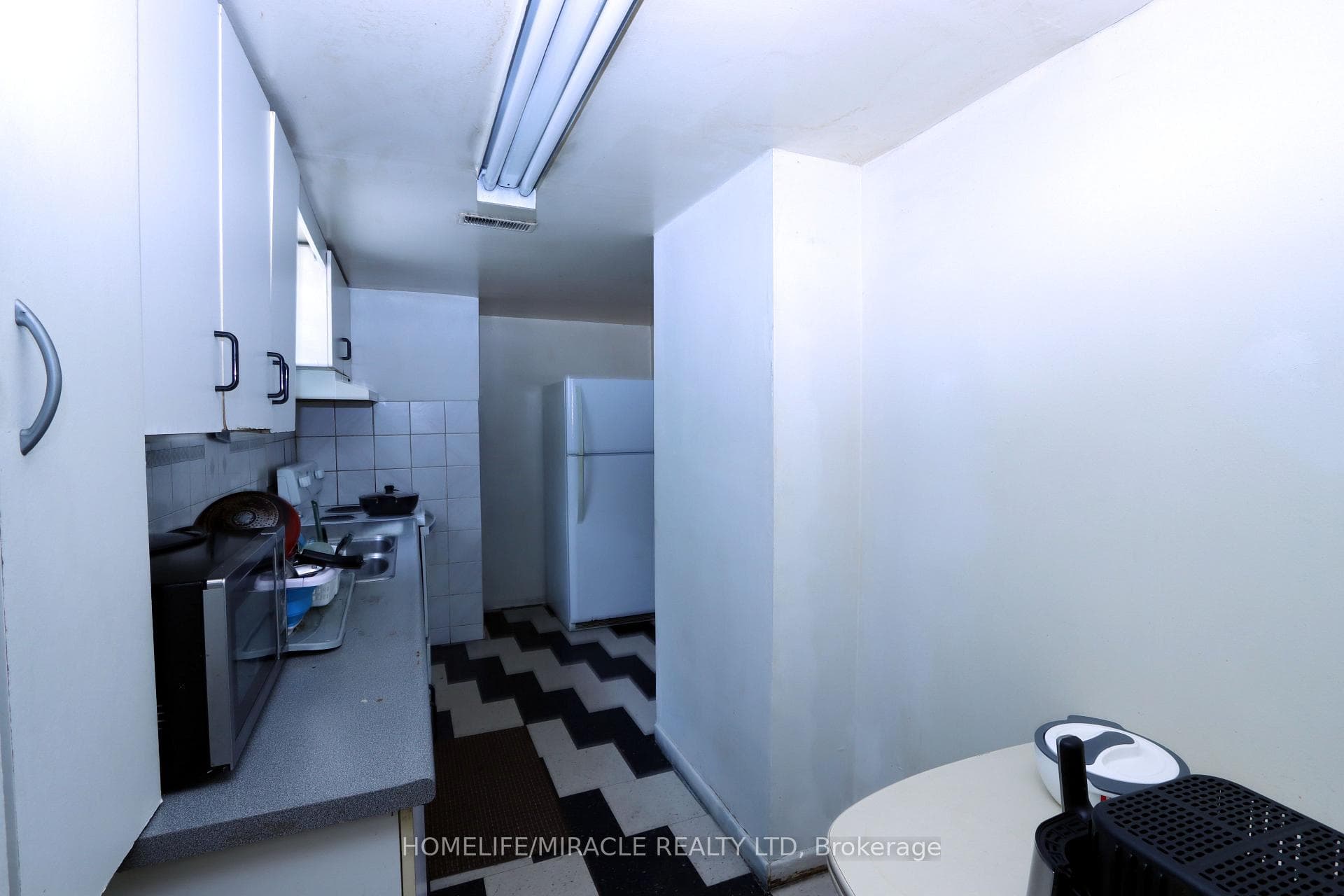 6 Strathavon Drive photo 30