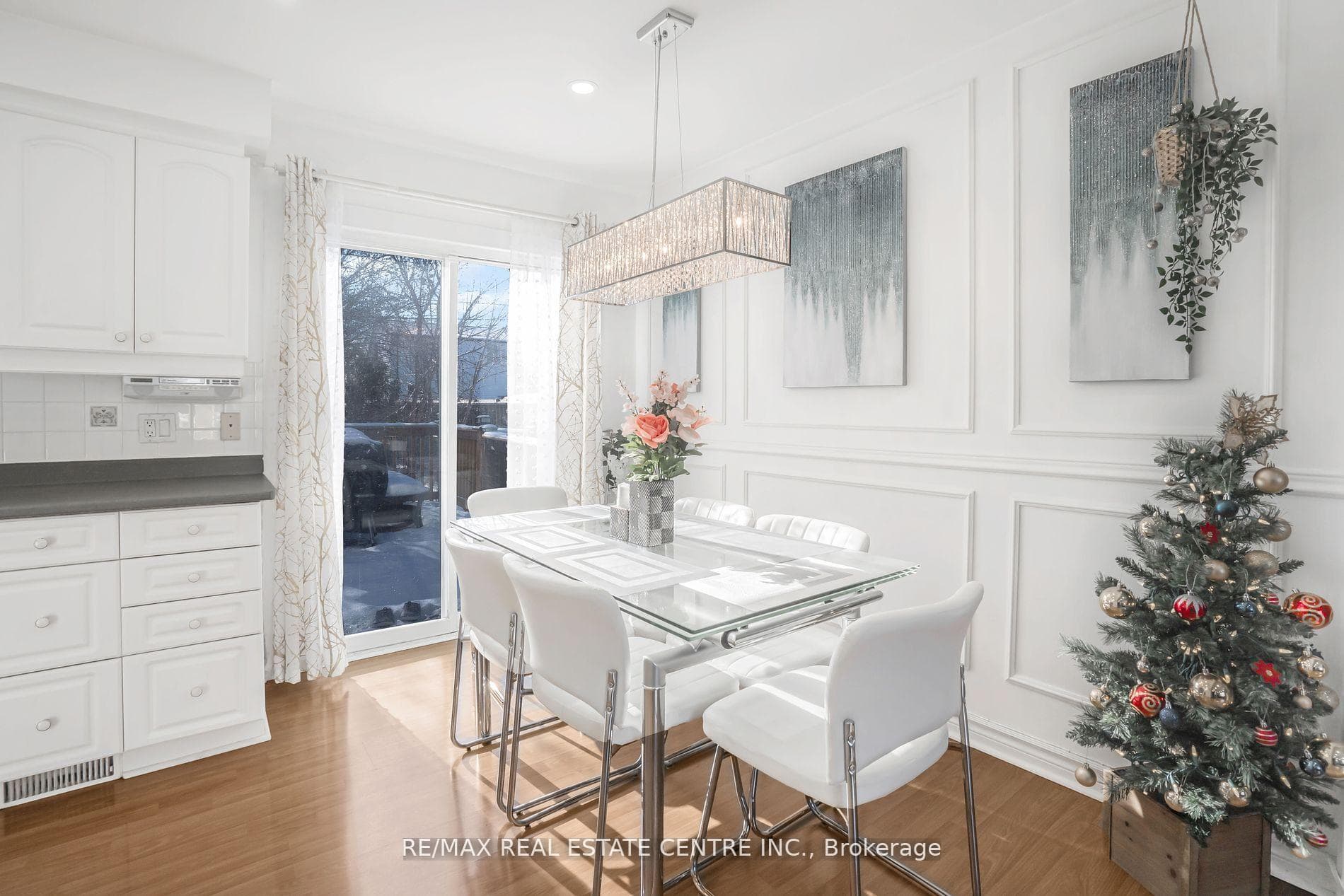 401 Elgin St Street photo 18