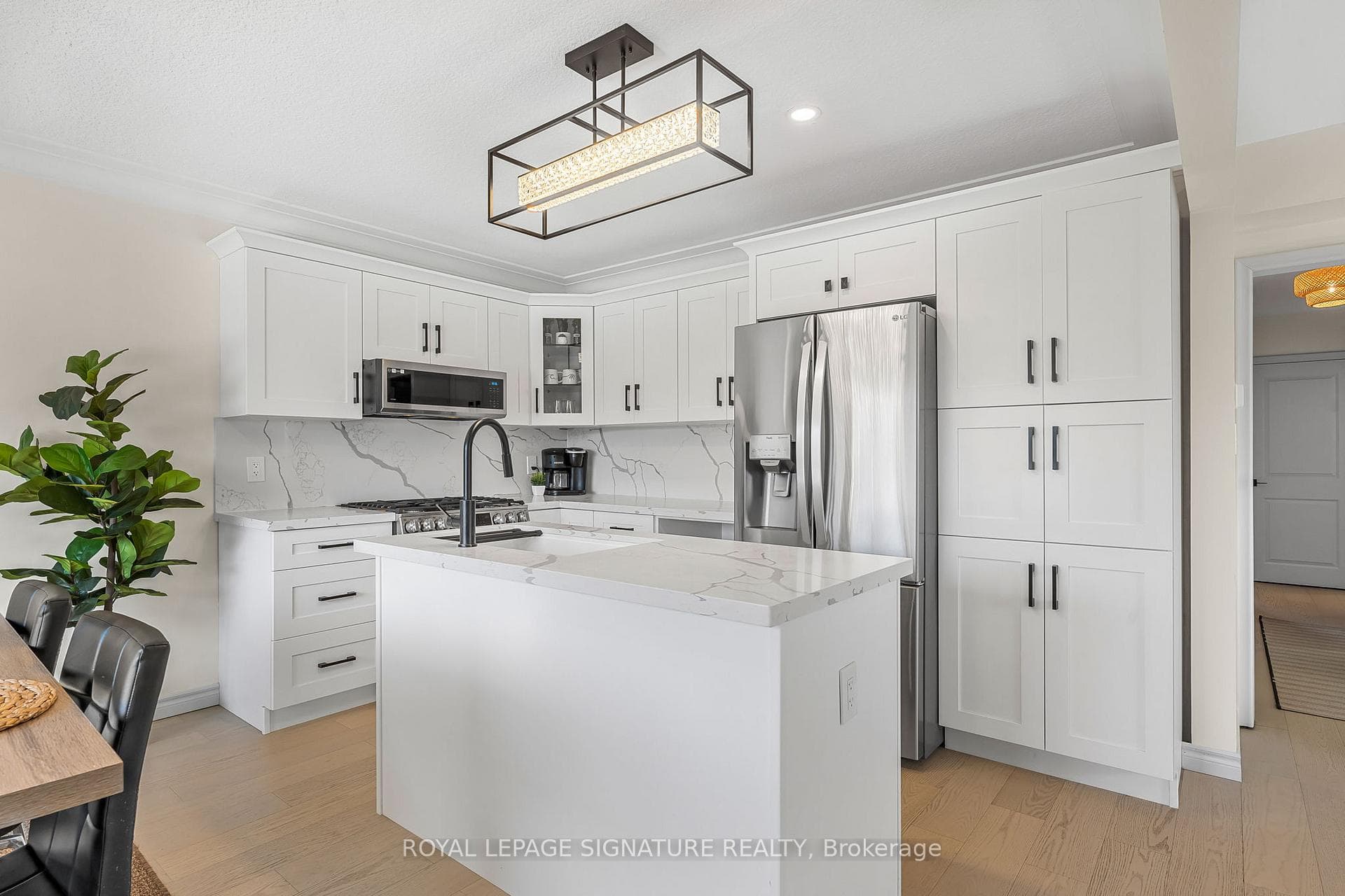 111 Eastchester Avenue Unit Upper photo 10