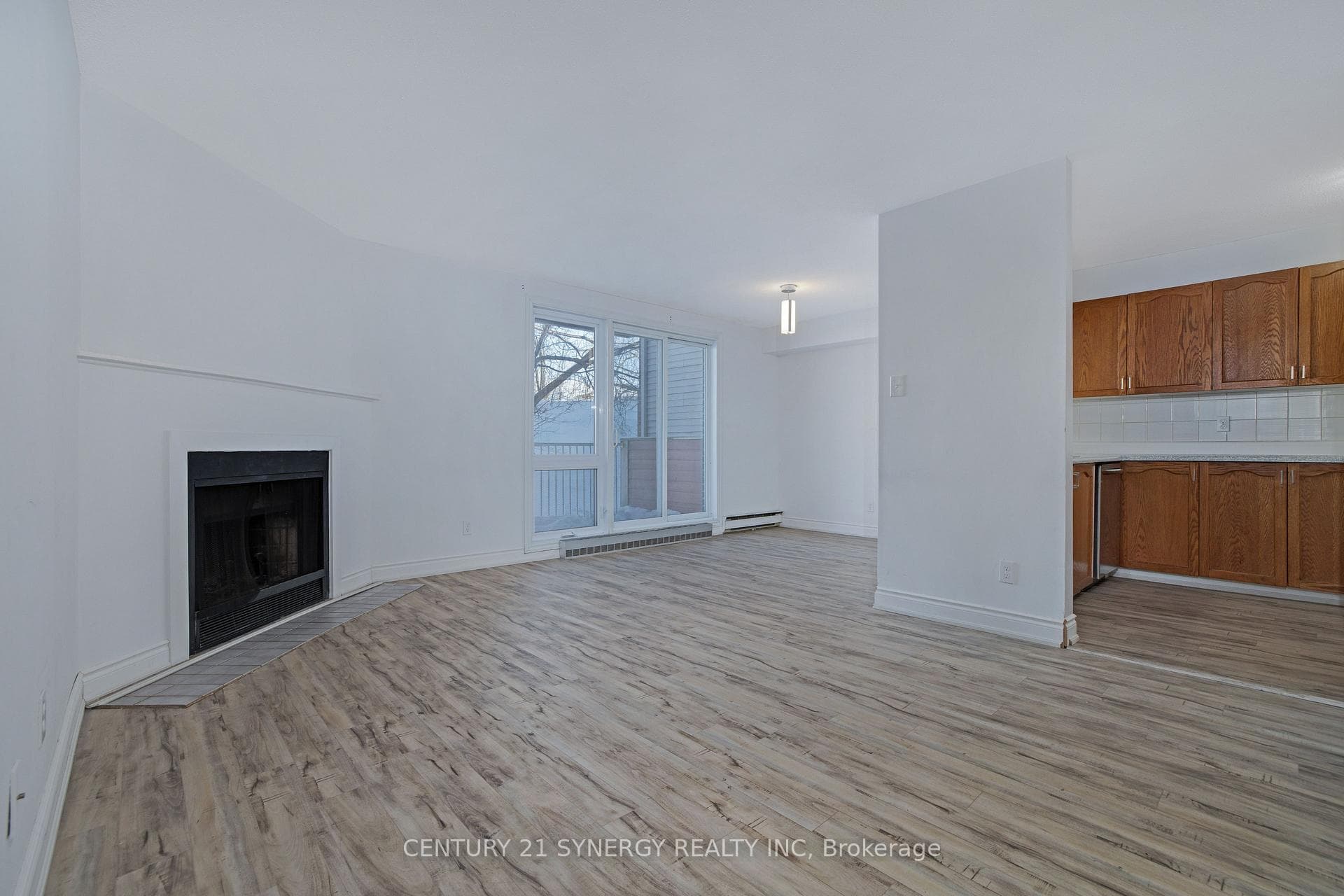 1589 ST BERNARD Street Unit 403 photo 7