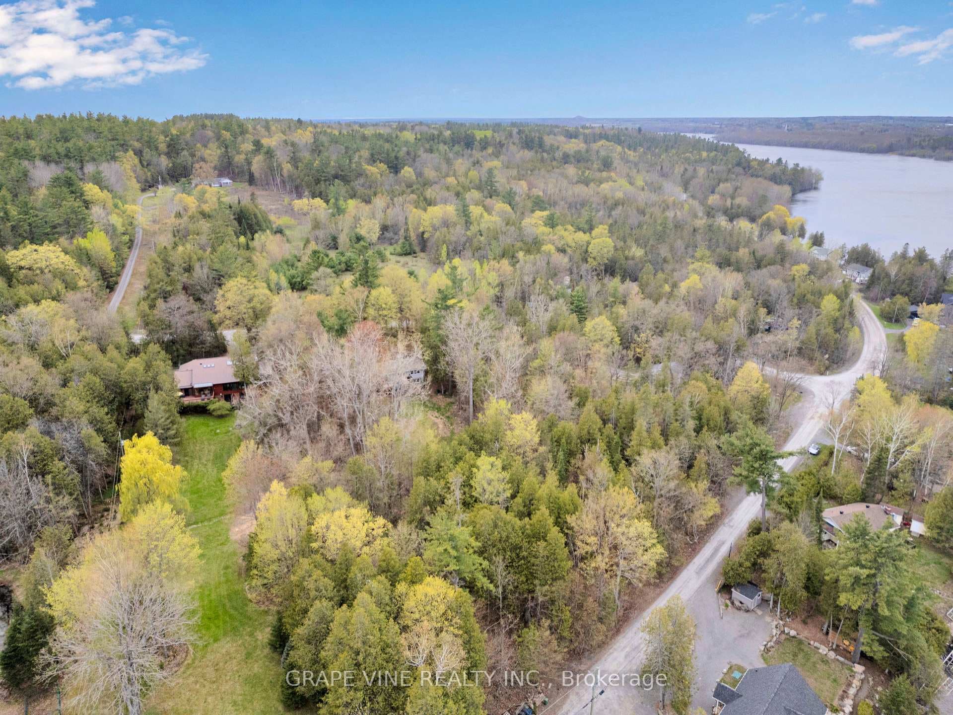 5468 Torbolton Ridge Road photo 10