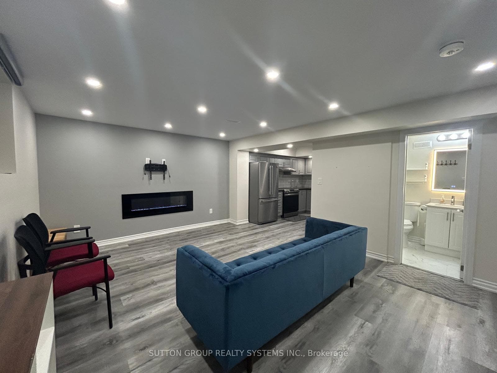 79 Rottenburg(Basement) Court photo 4