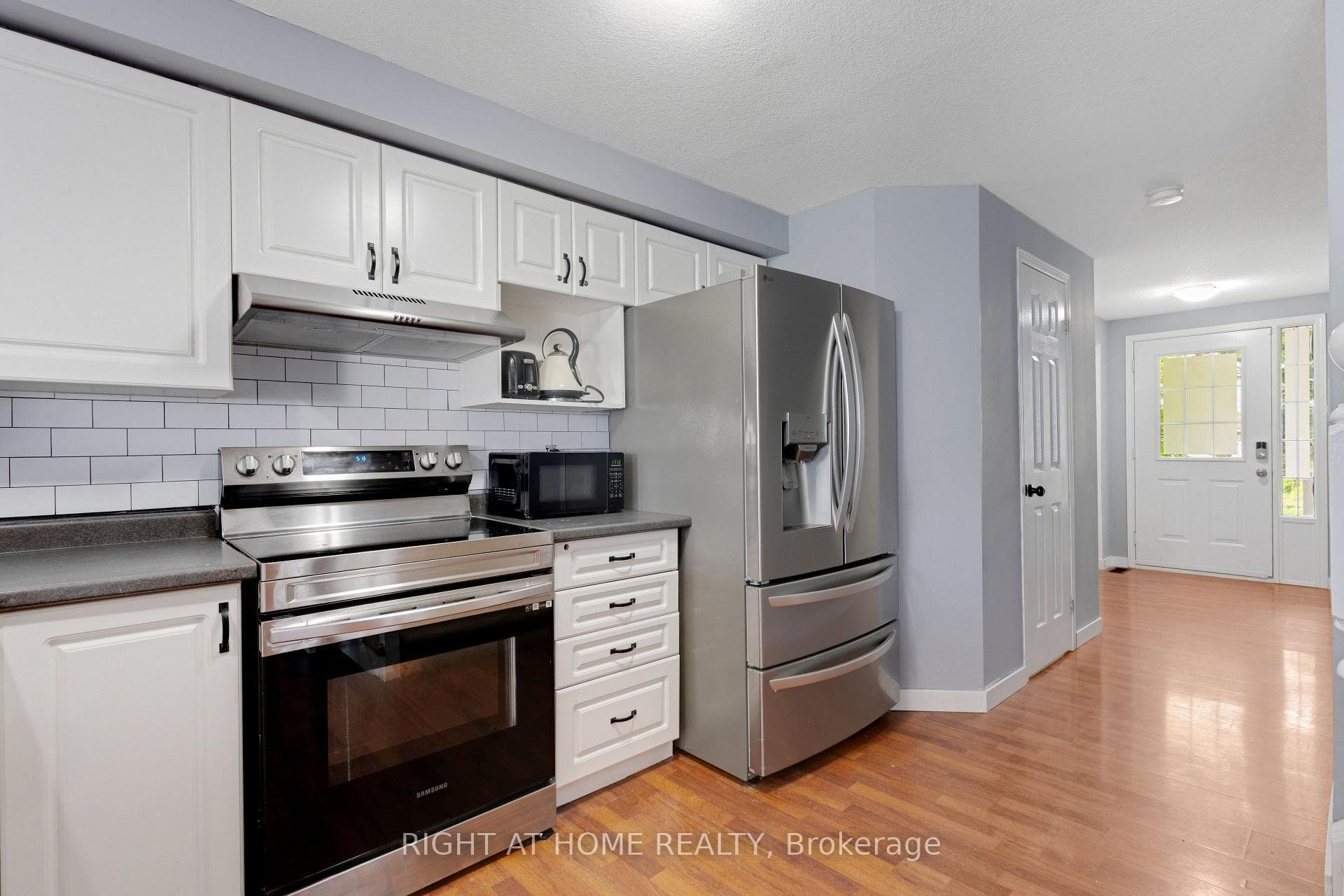 302 Oprington Place photo 11