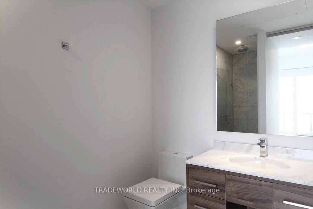 488 University Avenue Unit 2101 photo 11