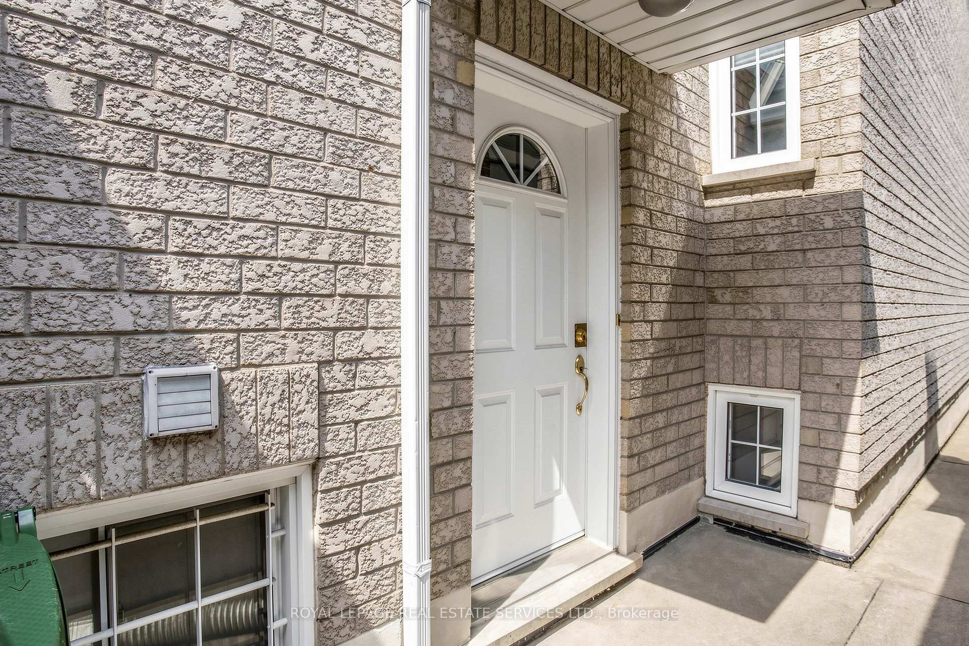 256 Earlscourt Avenue photo 31