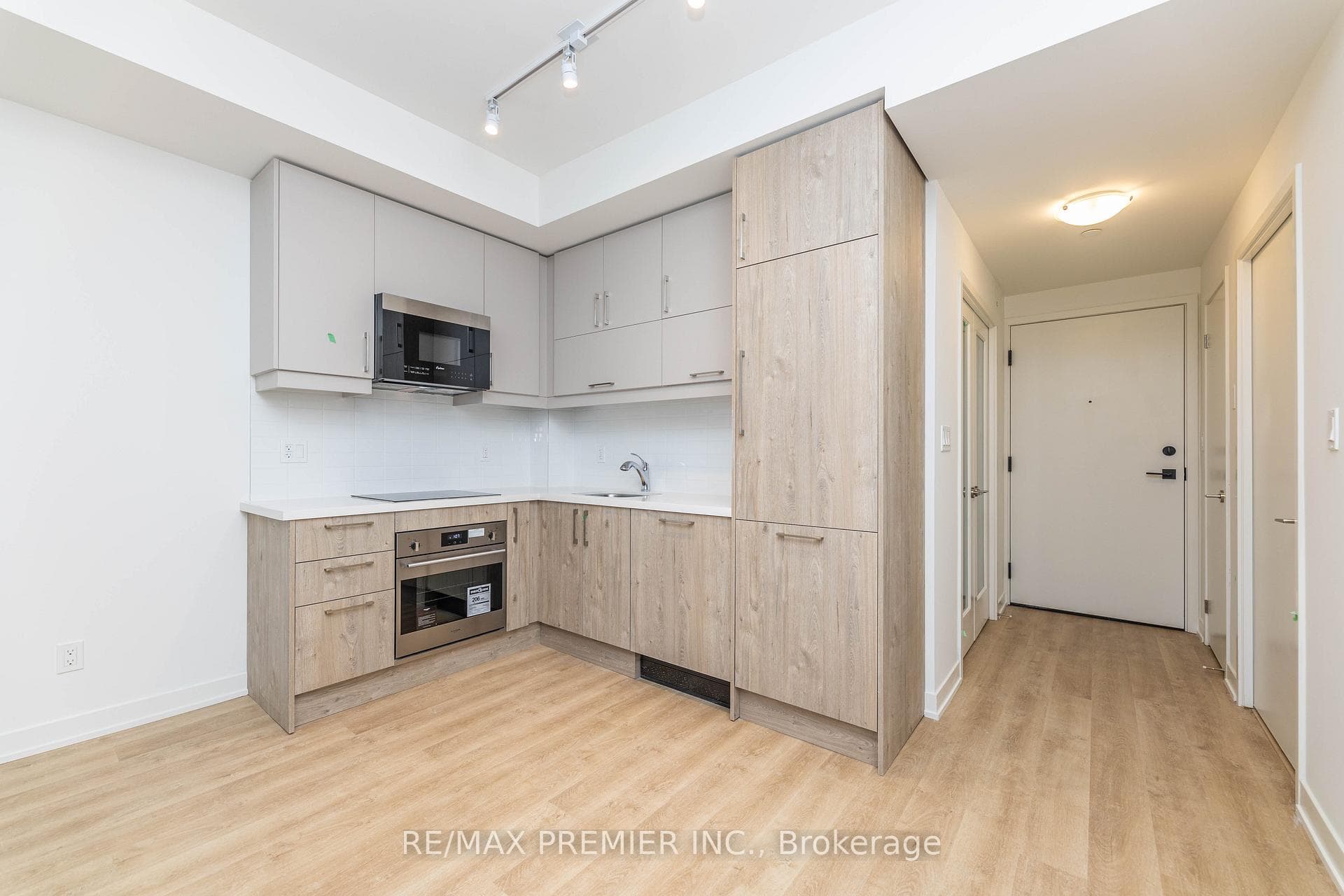 38 Simcoe Promenade Unit 701 photo 13