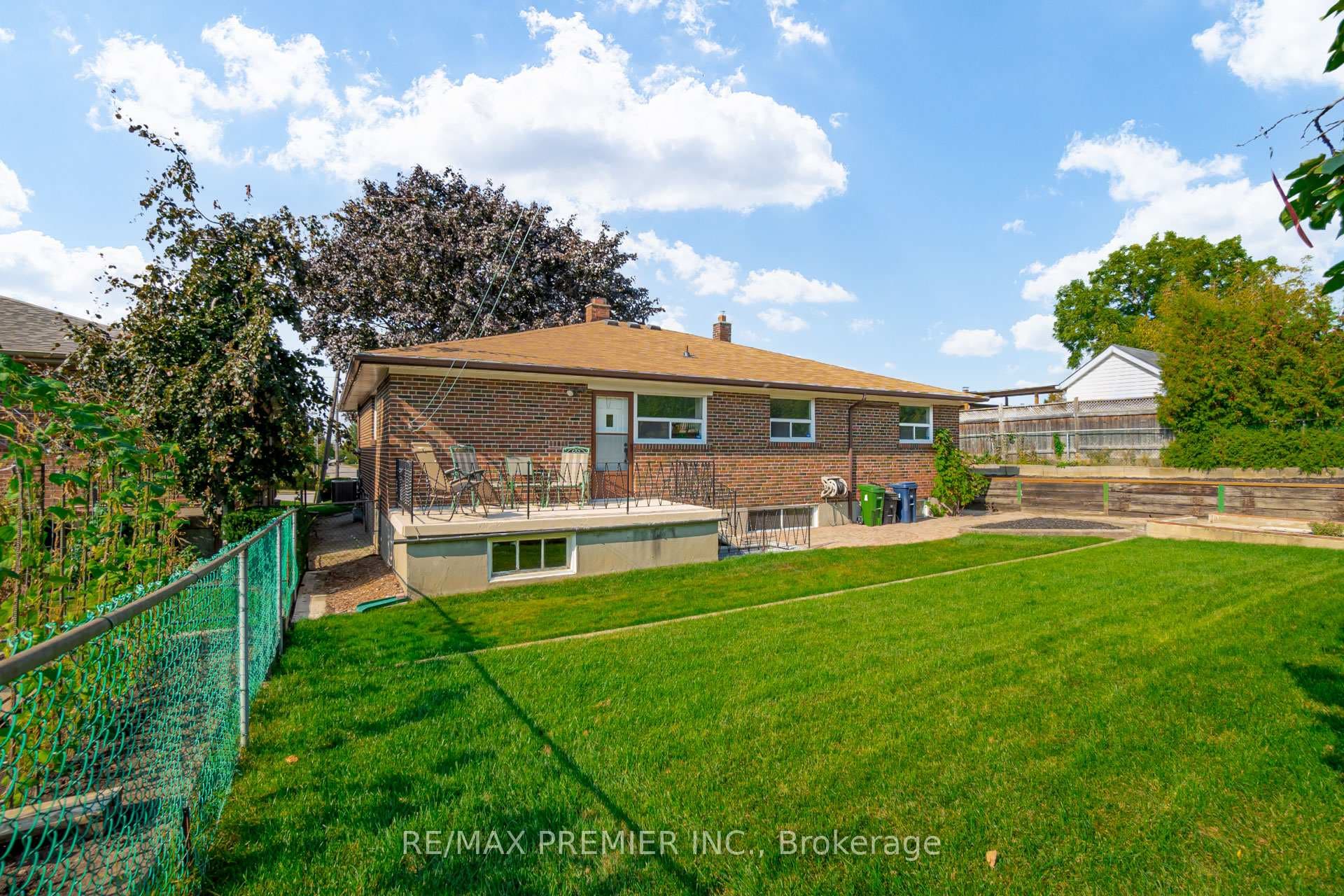 14 Veerland Drive photo 35