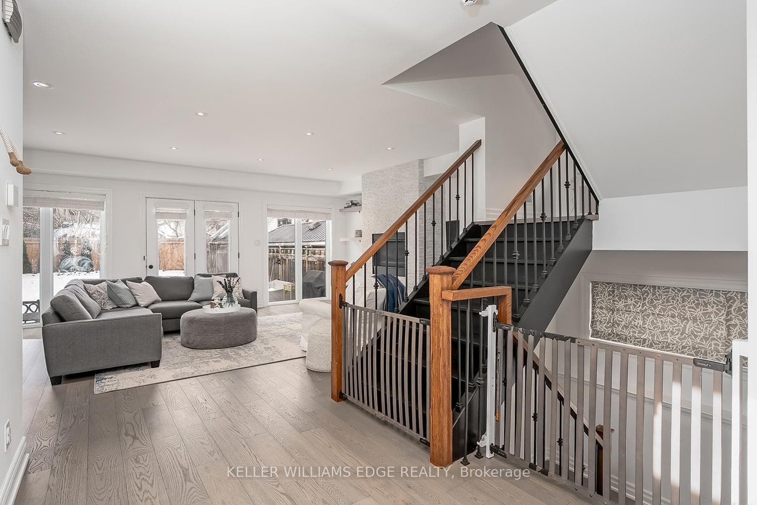 500 Burlington Avenue photo 19